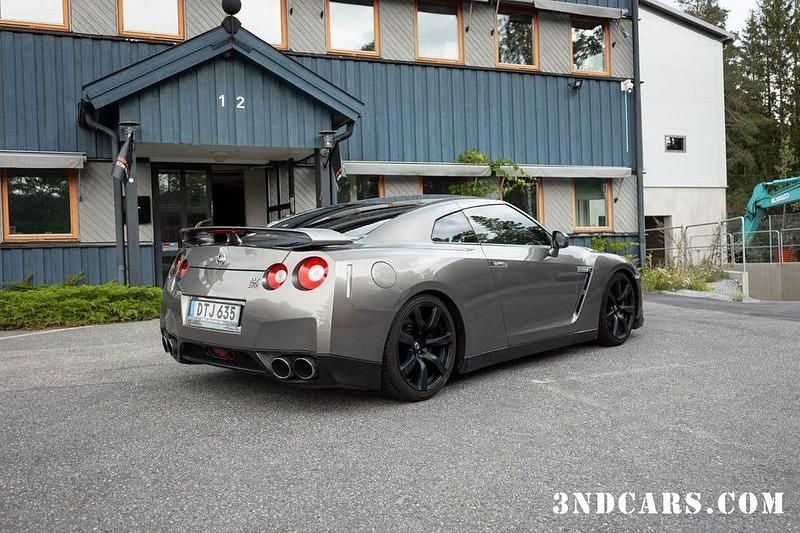 Begagnad Nissan GT-R GT 486 HK (357 kW) 2009 Mörkgrå Sportkupé