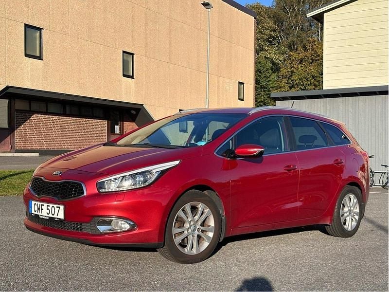Röd Begagnad 2015 Kia Ceed Sportswagon Kombi | 60 000 kr (Bra pris) - Bild 1/4