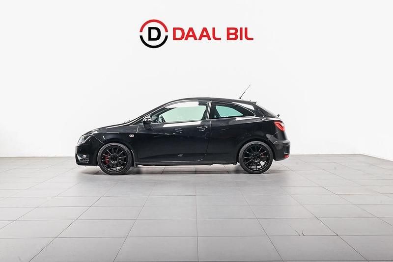 Svart Begagnad 2016 Cupra Ibiza Halvkombi | 164 700 kr - Bild 1/4