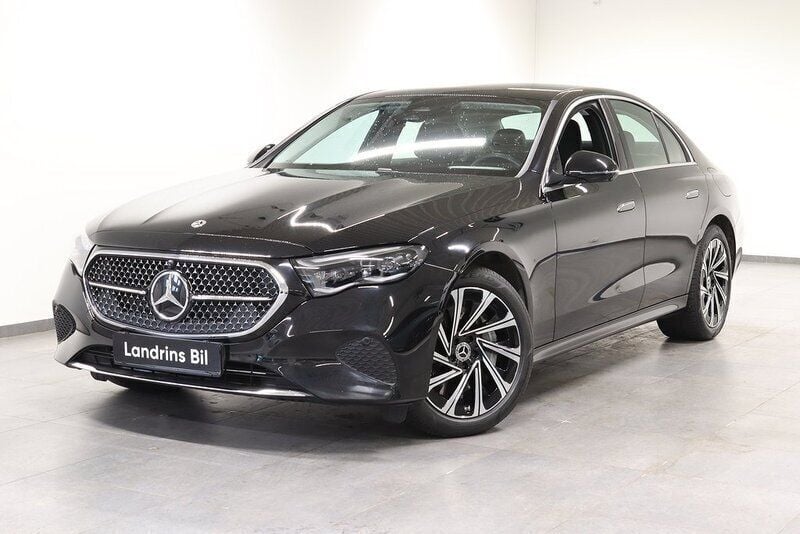 Svart (obsidiansvart metallic) Begagnad 2024 Mercedes E300 Advanced Plus Sedan | 699 000 kr (Marknadspris) - Bild 1/4