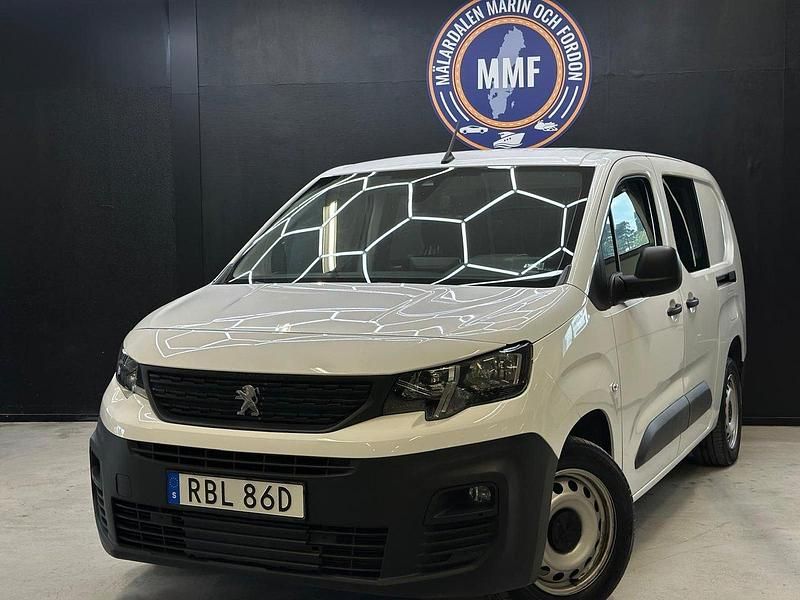 Vit Begagnad 2021 Peugeot Partner Minibuss | 224 800 kr - Bild 1/4
