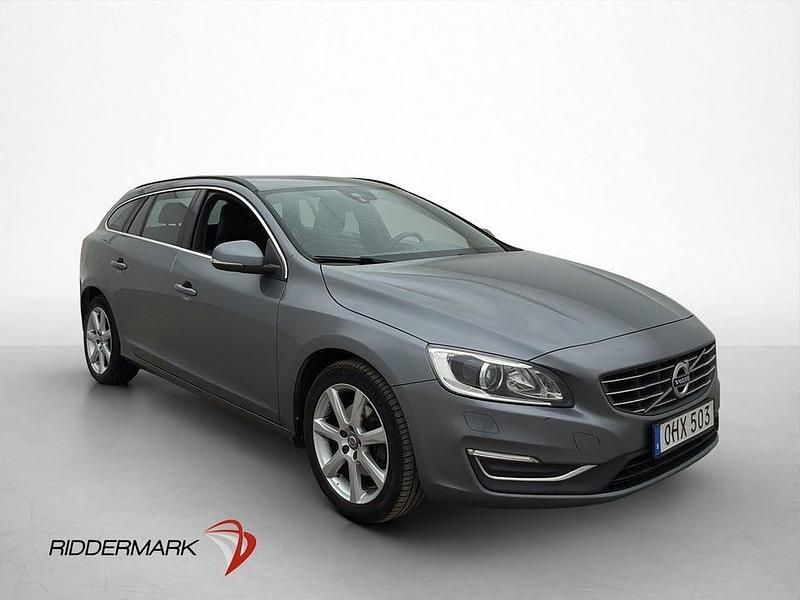 Begagnad Volvo V60 Momentum 190 HK (139 kW) 2016 Grå Kombi
