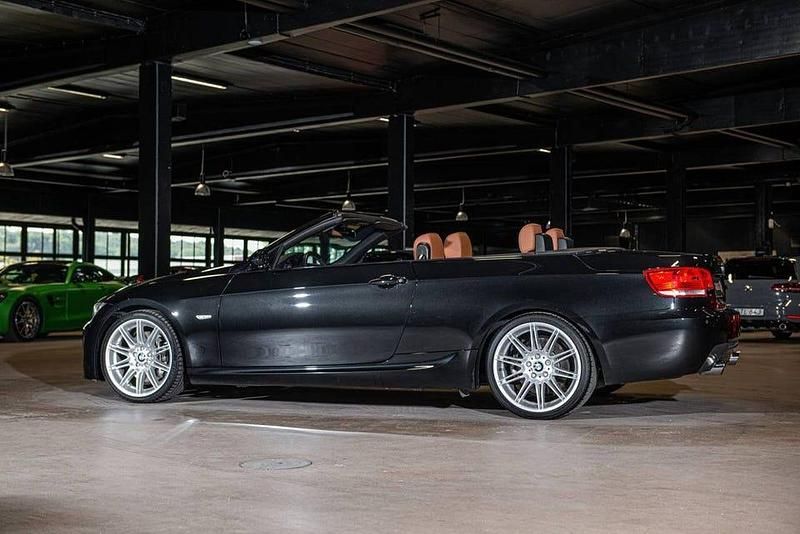 Begagnad BMW 335 M Sport 306 HK (225 kW) 2008 Svart Cab