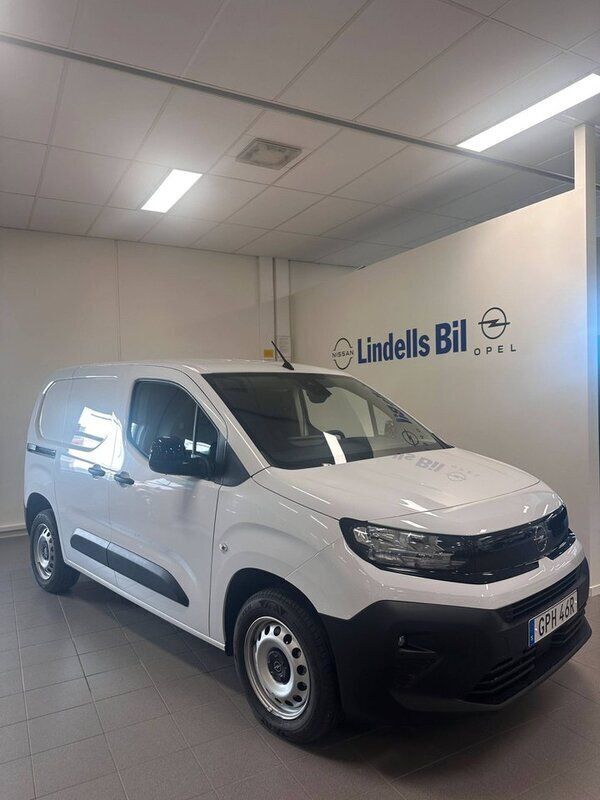 Vit Begagnad 2024 Opel Combo Elite Minibuss | 289 000 kr (Marknadspris) - Bild 1/4