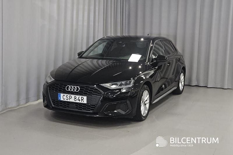 Svart Begagnad 2022 Audi A3 Sportback Proline Halvkombi | 229 900 kr (Marknadspris) - Bild 1/4