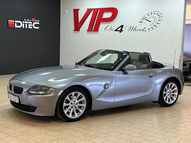 Ljusgrå Begagnad 2007 BMW Z4 Cab | 179 800 kr (Marknadspris) - Bild 1/4