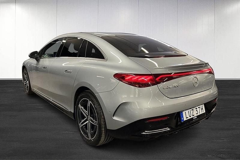 Begagnad Mercedes EQE300 AMG line 180 kW (245 HK) 2022 Silver Sedan