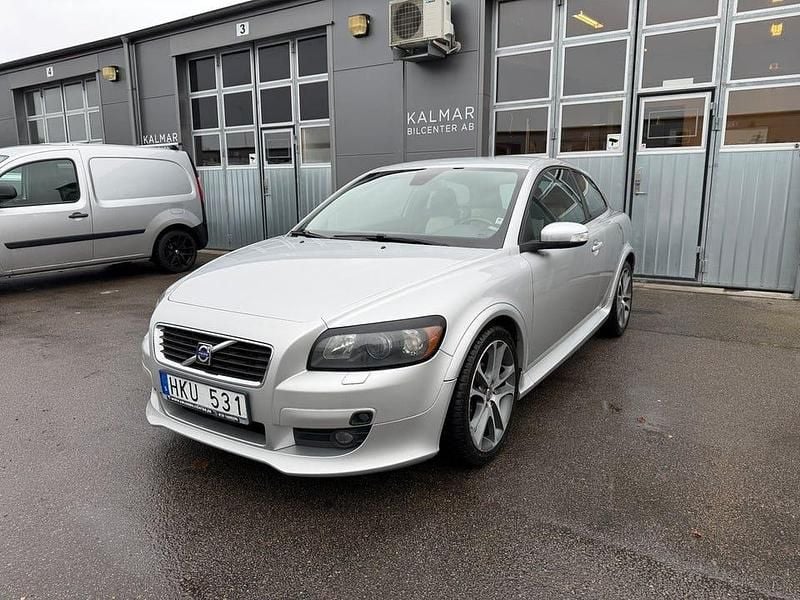 Grå Begagnad 2008 Volvo C30 R-Design Momentum Halvkombi | 52 900 kr (Marknadspris) - Bild 1/4
