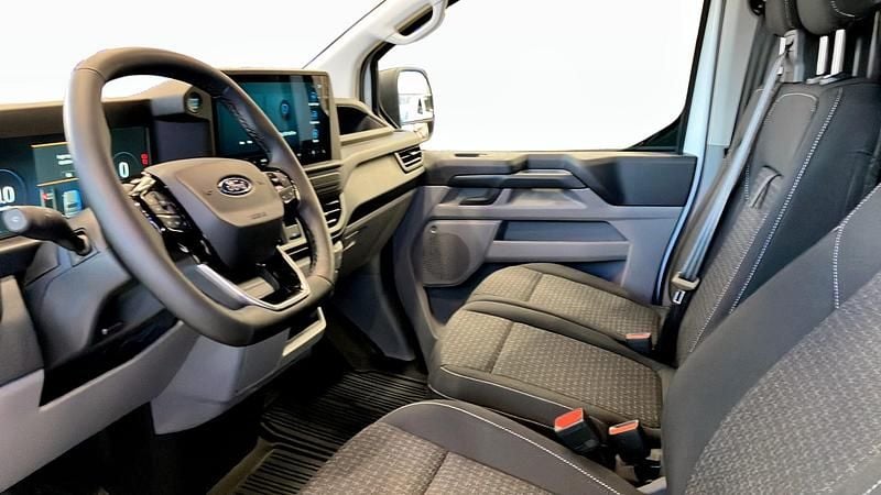 Ny Ford Transit Custom Trend 136 HK (100 kW) 2025 Frozen white