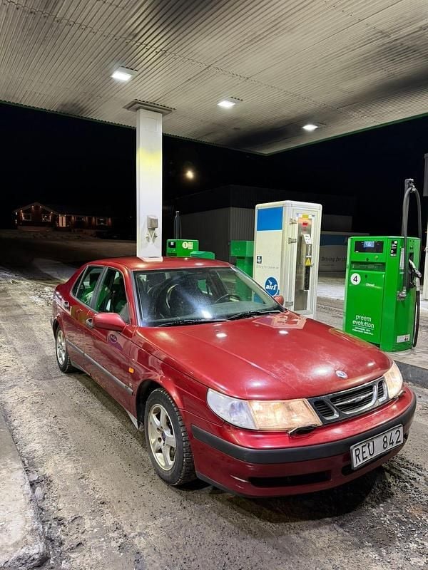 Begagnad 2000 Saab 9-5 Sedan | 13 500 kr (Marknadspris) - Bild 1/4