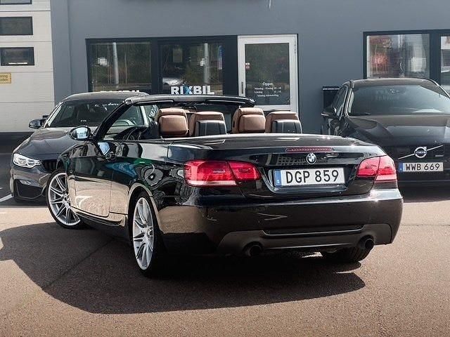 Begagnad BMW 335 M Sport 306 HK (225 kW) 2009 Svart Cab