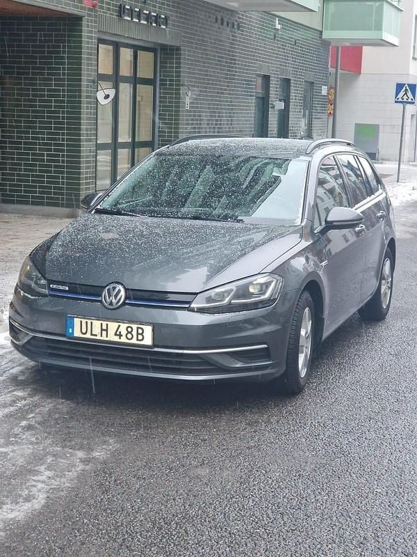 Begagnad 2020 VW Golf VIII | 128 000 kr (Superpris) - Bild 1/4