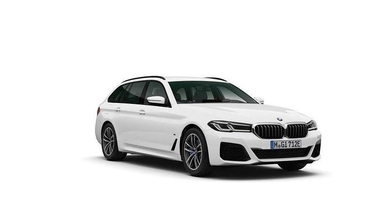 Alpinvit Begagnad 2021 BMW 530 M Sport Kombi | 349 500 kr - Bild 1/4