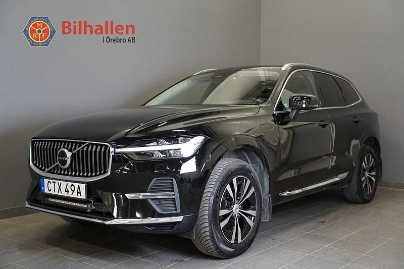 Begagnad Volvo XC60 Core 350 HK (257 kW) 2023 Svart SUV
