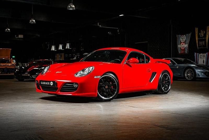 Begagnad Porsche Cayman S 320 HK (235 kW) 2009 Röd Sportkupé