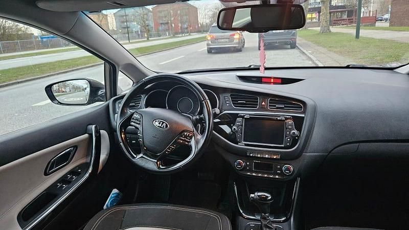 Begagnad Kia Ceed Sportswagon 128 HK (94 kW) 2015 Kombi