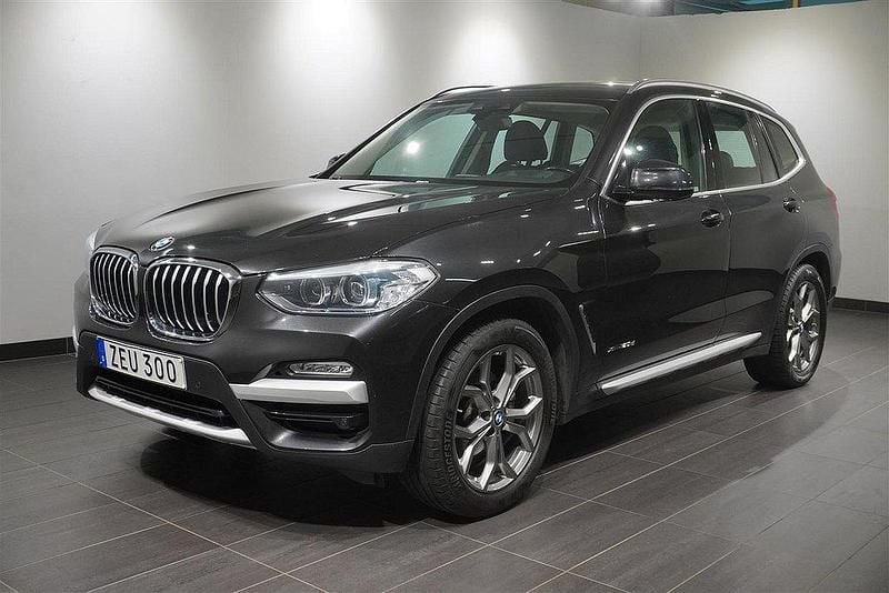 Grå (sophistogrå metallic) Begagnad 2017 BMW X3 Performance SUV | 259 500 kr (Marknadspris) - Bild 1/4