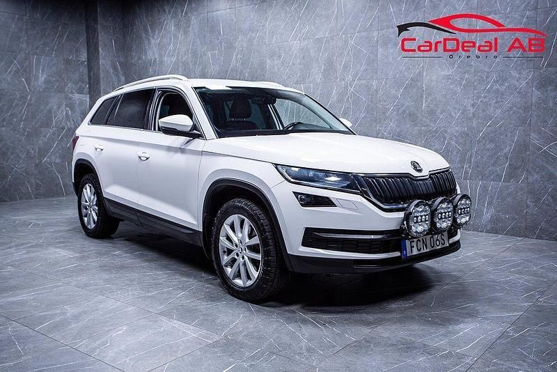 Vit Begagnad 2020 Skoda Kodiaq Business Line SUV | 278 800 kr (Marknadspris) - Bild 1/4