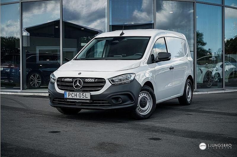 Vit Begagnad 2022 Mercedes Citan 110 Minibuss | 219 900 kr - Bild 1/4