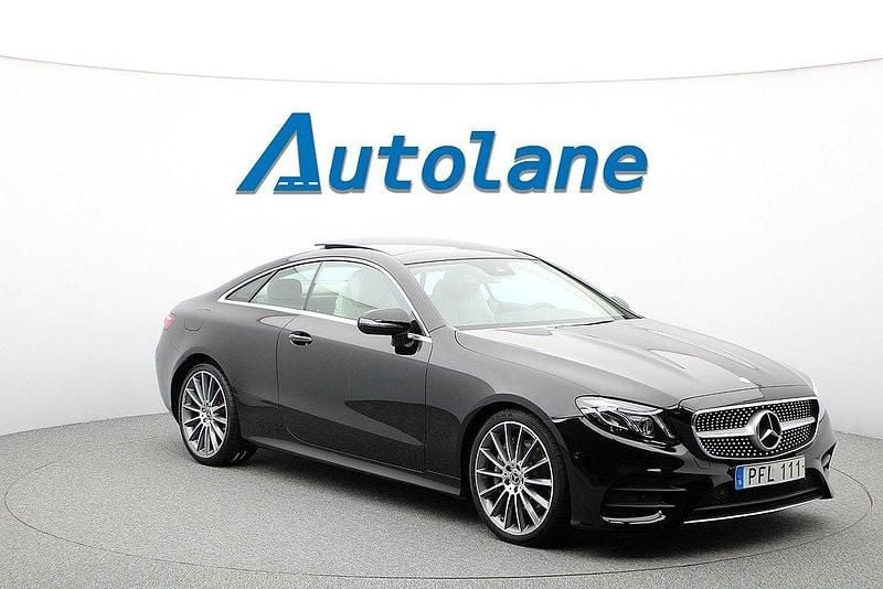 Obsidiansvart metalliclack Begagnad 2017 Mercedes E300 AMG line Sportkupé | 339 900 kr (Bra pris) - Bild 1/4