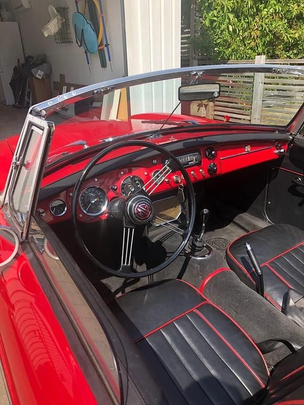 Begagnad MG B 96 HK (70 kW) 1963 Cab