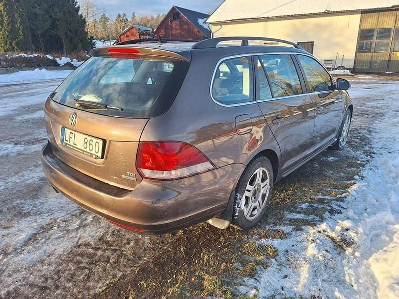 Begagnad VW Golf VI 105 HK (77 kW) 2011 Halvkombi