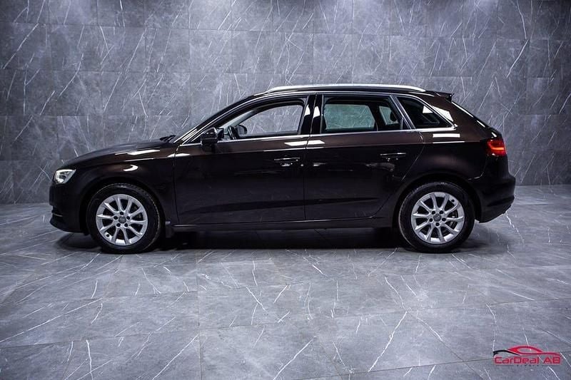 Begagnad Audi A3 Attraction 110 HK (80 kW) 2016 Brun