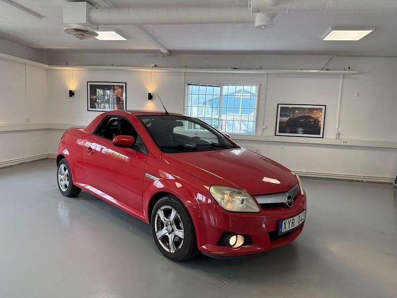 Röd Begagnad 2006 Opel Tigra Cab | 19 900 kr - Bild 1/4