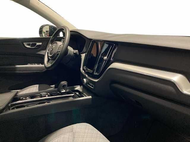 Begagnad Volvo XC60 Core 355 HK (261 kW) 2023 Svart SUV