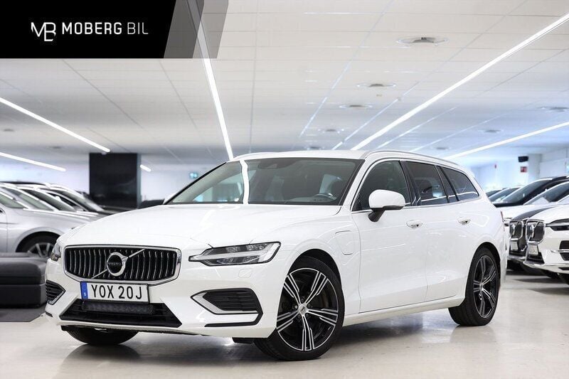 Vit Begagnad 2022 Volvo V60 Kombi | 294 900 kr (Marknadspris) - Bild 1/3