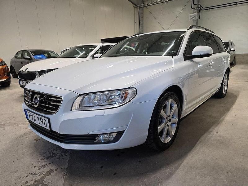 Vit Begagnad 2015 Volvo V70 Kinetic Kombi | 129 500 kr (Marknadspris) - Bild 1/4