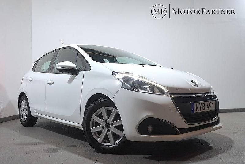 Vit Begagnad 2015 Peugeot 208 Halvkombi | 69 900 kr (Marknadspris) - Bild 1/4