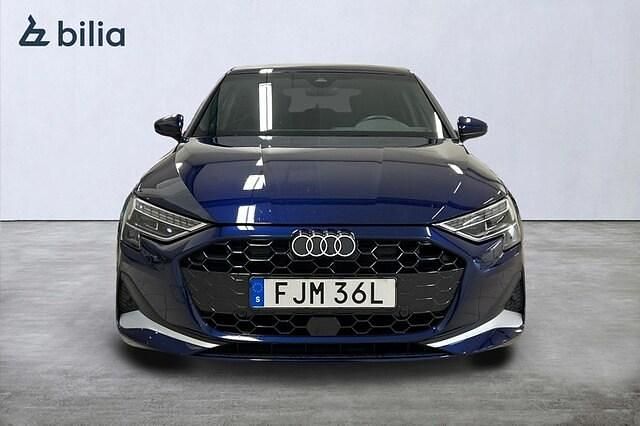 Begagnad Audi A3 Advanced 150 HK (110 kW) 2024 Mörkblå Halvkombi