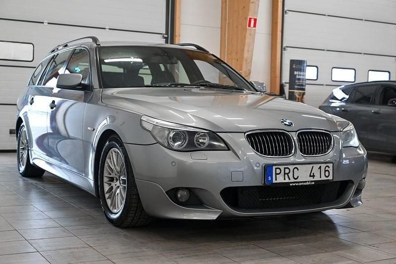 Begagnad BMW 523 M Sport 177 HK (130 kW) 2006 Ljusgrå Kombi