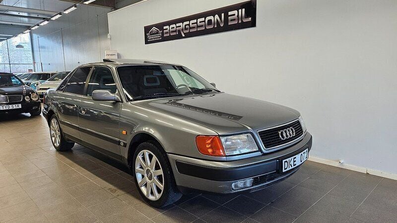 Mörkgrå Begagnad 1991 Audi 100 Sedan | 69 900 kr - Bild 1/4