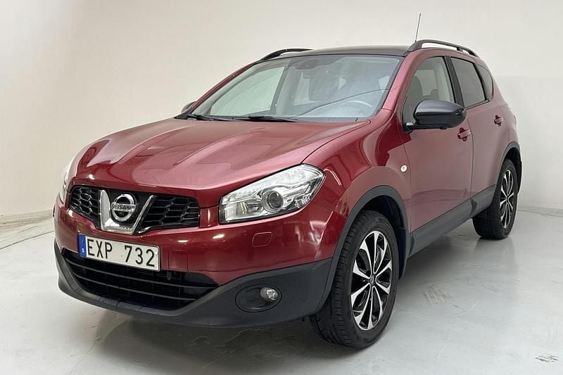 Röd Begagnad 2014 Nissan Qashqai 360º SUV | 85 000 kr - Bild 1/4