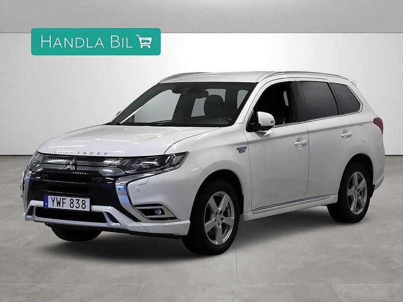 Begagnad Mitsubishi Outlander P-HEV 135 HK (99 kW) 2018 Vit SUV