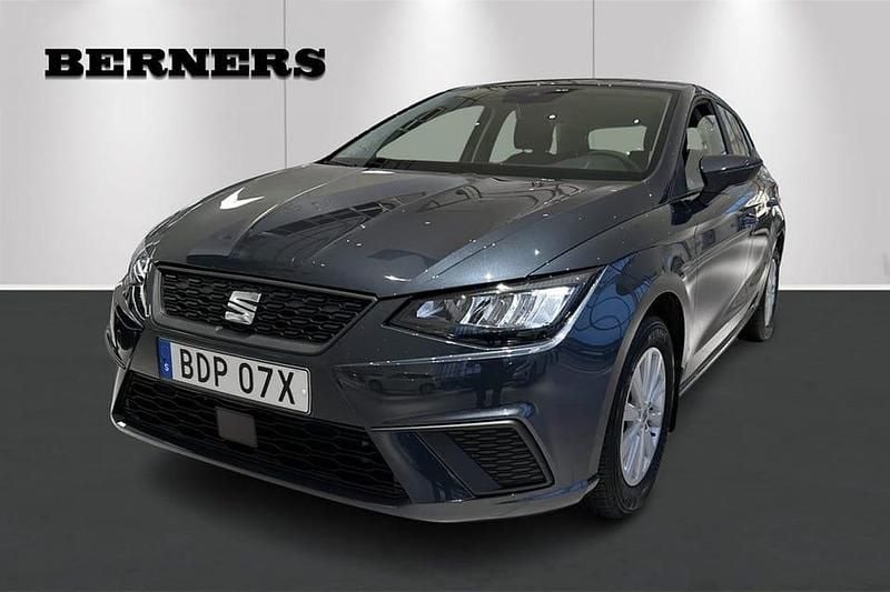 Grå Begagnad 2022 Seat Ibiza Style Plus Halvkombi | 189 900 kr (Marknadspris) - Bild 1/4