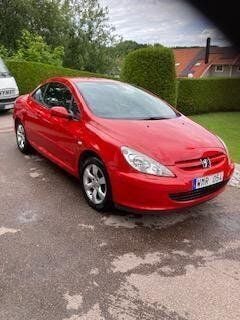 Röd Begagnad 2005 Peugeot 307 CC Cab | 48 000 kr (Marknadspris) - Bild 1/4
