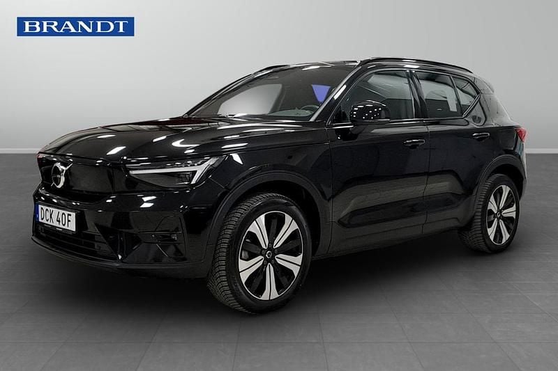 Begagnad Volvo XC40 Single Motor 175 kW (238 HK) 2023 Svart SUV