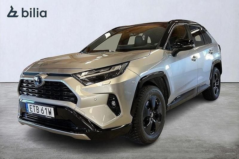 Grå Begagnad 2024 Toyota RAV4 Hybrid Style SUV | 439 900 kr (Bra pris) - Bild 1/3