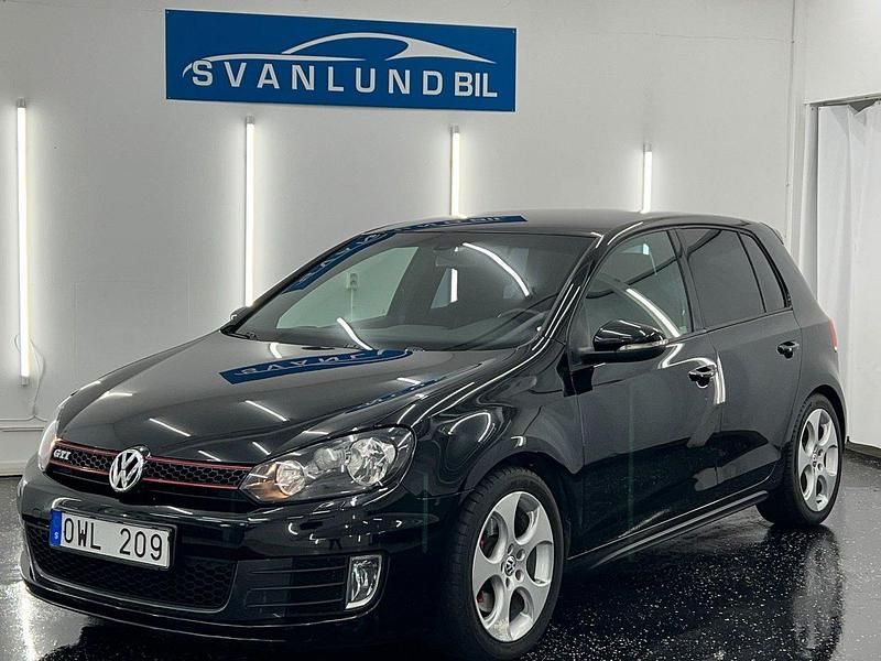 Svart Begagnad 2010 VW Golf VI GTI Halvkombi | 119 800 kr (Lite dyr) - Bild 1/4