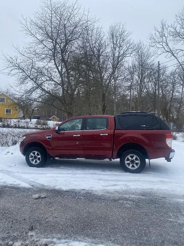 Begagnad Ford Ranger 200 HK (147 kW) 2015 Röd metallic Pickup