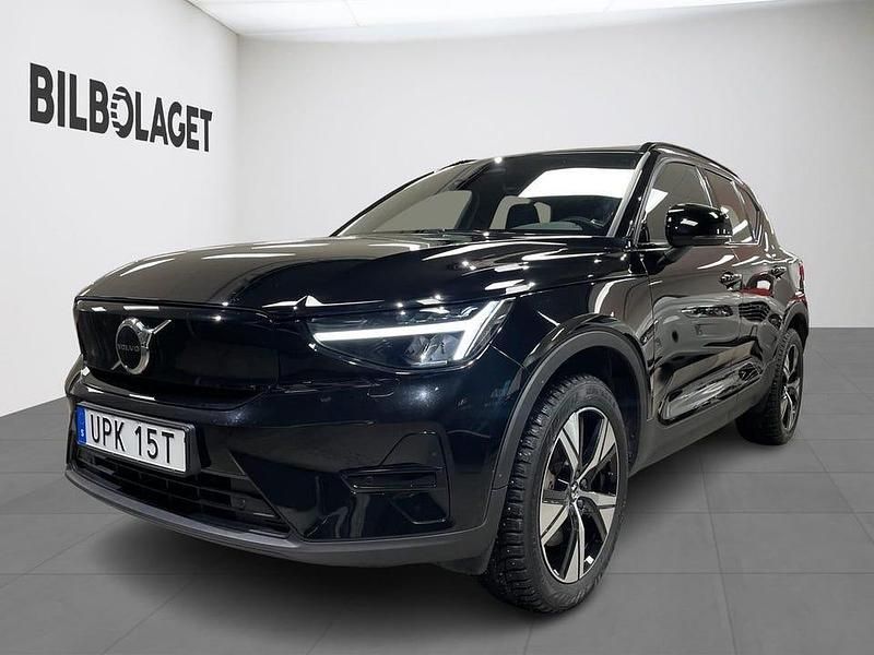 Svart Begagnad 2022 Volvo XC40 Core SUV | 339 800 kr - Bild 1/4