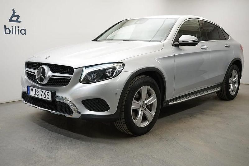 Silver Begagnad 2017 Mercedes GLC220 Sportkupé | 319 900 kr (Marknadspris) - Bild 1/3