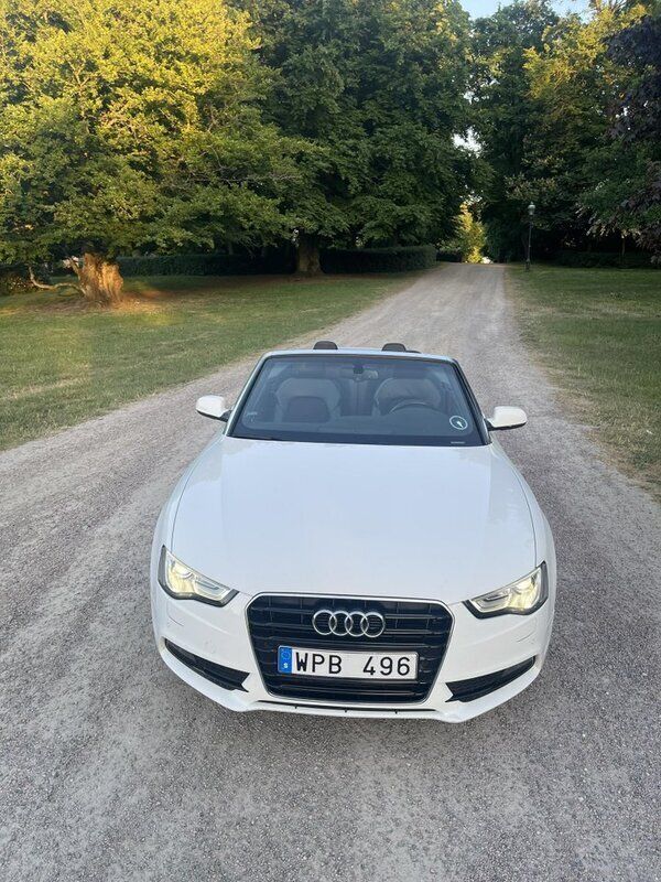 Vit Begagnad 2012 Audi A5 Cabriolet Comfort Cab | 149 000 kr (Marknadspris) - Bild 1/4