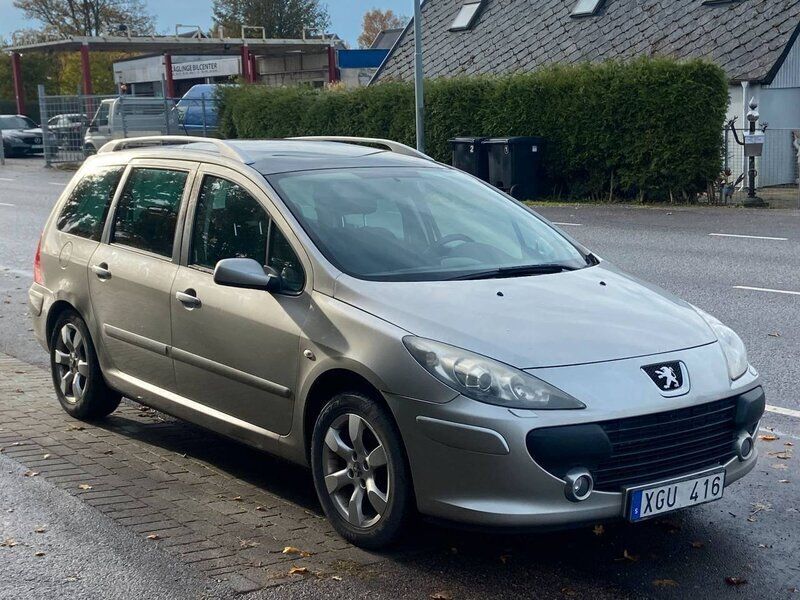 Grå Begagnad 2005 Peugeot 307 Kombi | 29 900 kr (Dyr) - Bild 1/4