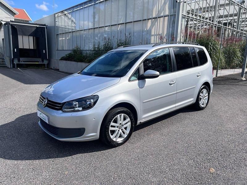 Silver Begagnad 2012 VW Touran Minibuss | 79 900 kr (Marknadspris) - Bild 1/4