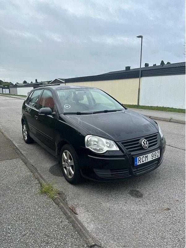 Svart Begagnad 2008 VW Polo Halvkombi | 29 000 kr (Marknadspris) - Bild 1/4
