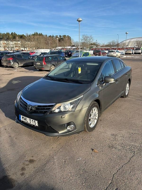 Begagnad Toyota Avensis Multidrive S 152 HK (111 kW) 2012 Sedan